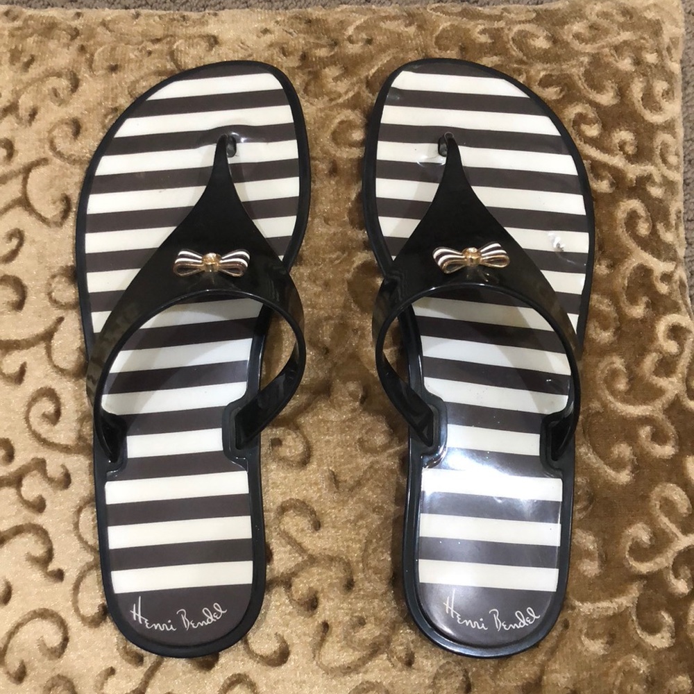 Henri Bendel Sandals